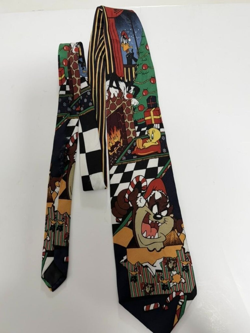 Vintage 1995 Looney Tunes Mania Christmas Silk Tie Taz Bugs Daffy Tweety 90s WB